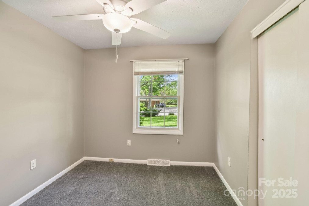 19 Clement Pl Asheville, NC 28805