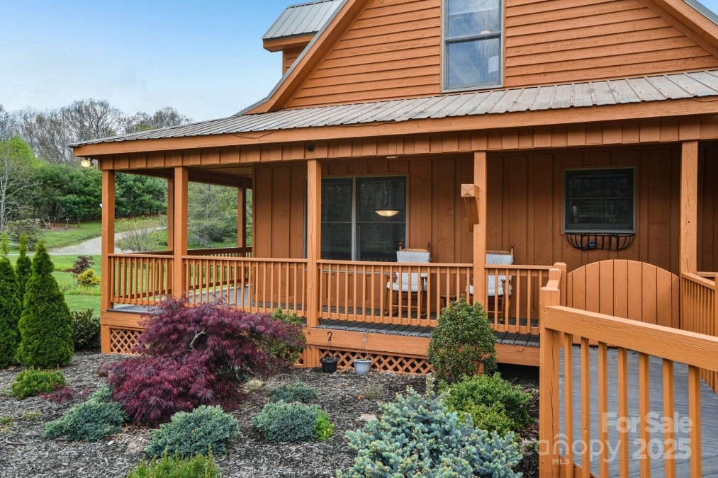 531 Pioneer Ridge Rd Canton, NC 28716