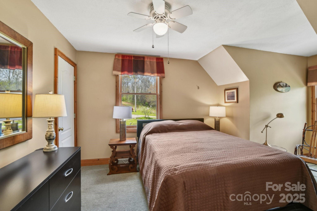 531 Pioneer Ridge Rd Canton, NC 28716