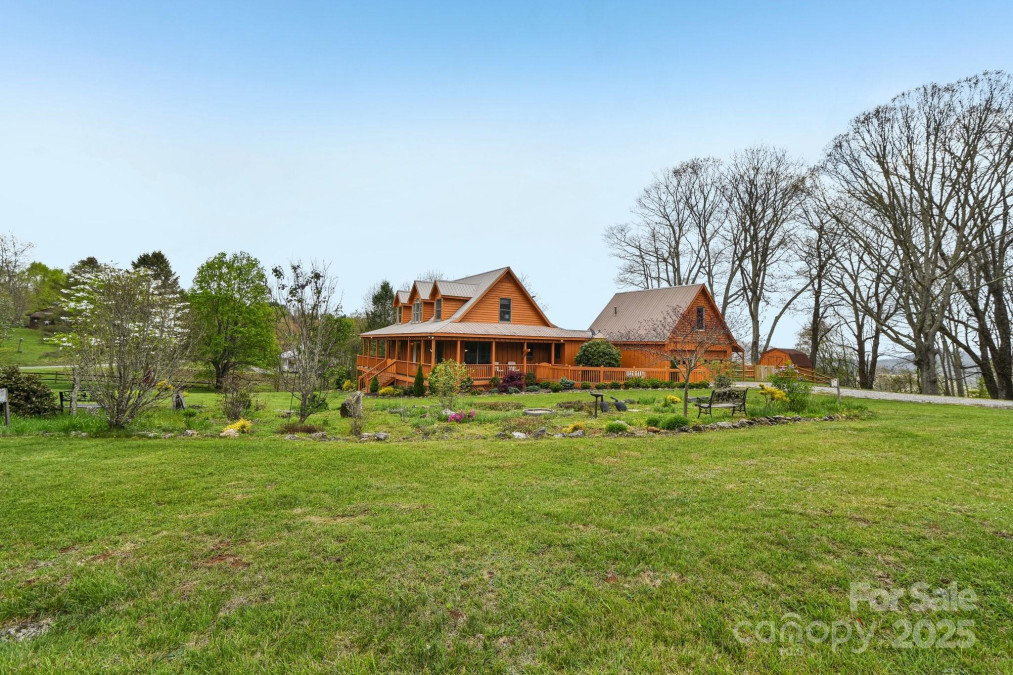 531 Pioneer Ridge Rd Canton, NC 28716