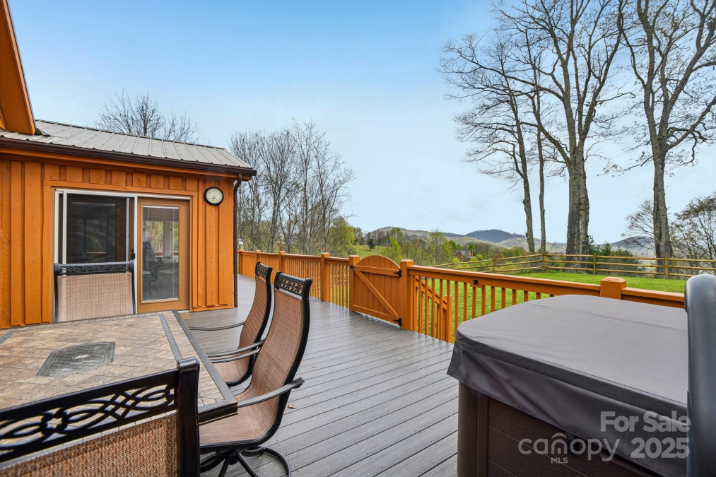 531 Pioneer Ridge Rd Canton, NC 28716
