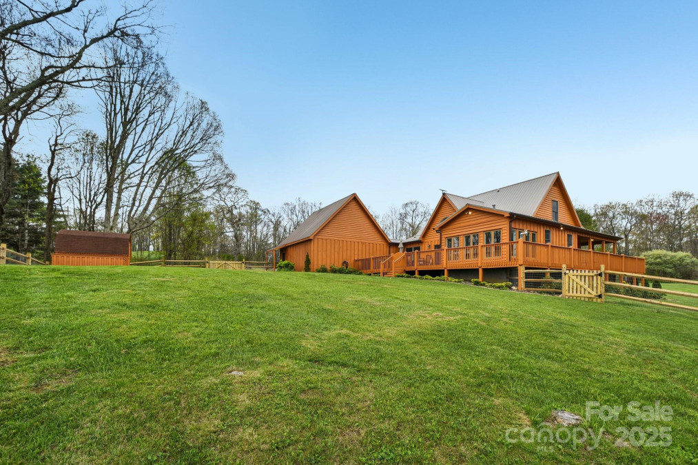 531 Pioneer Ridge Rd Canton, NC 28716