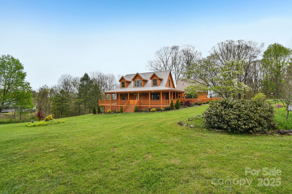 531 Pioneer Ridge Rd Canton, NC 28716