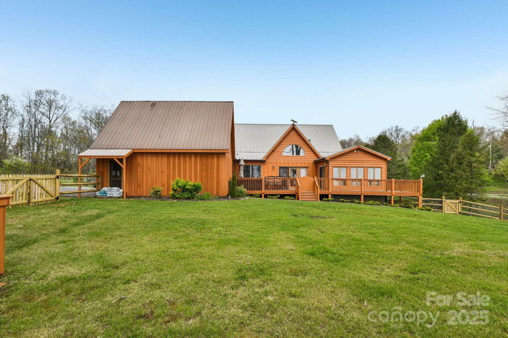 531 Pioneer Ridge Rd Canton, NC 28716