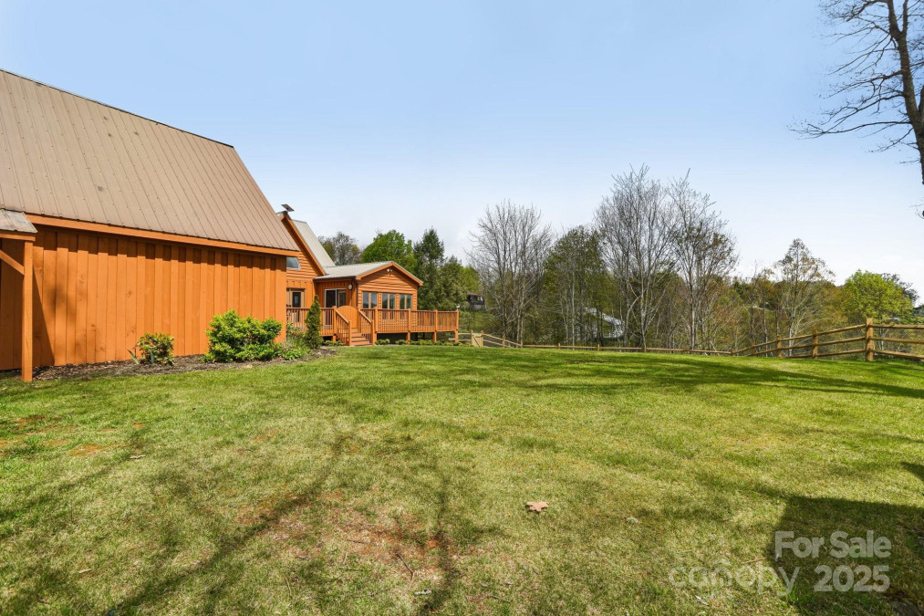 531 Pioneer Ridge Rd Canton, NC 28716