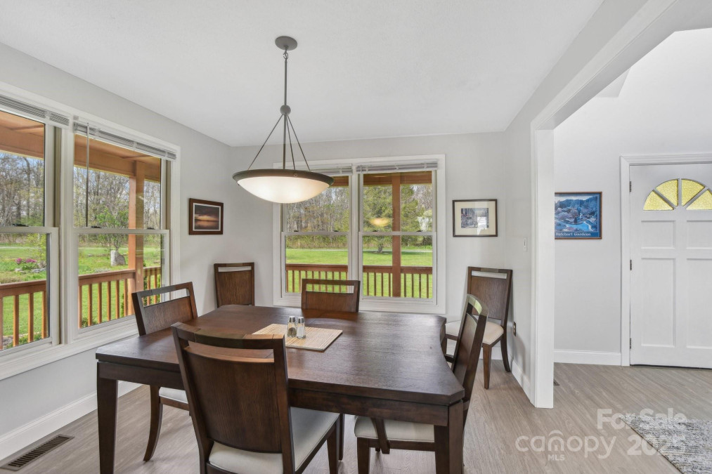 531 Pioneer Ridge Rd Canton, NC 28716