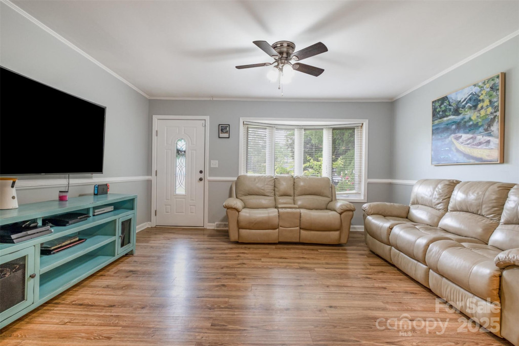 907 9th Ave Gastonia, NC 28054
