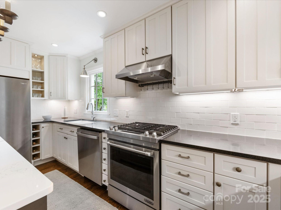 1209 Yale Pl Charlotte, NC 28209