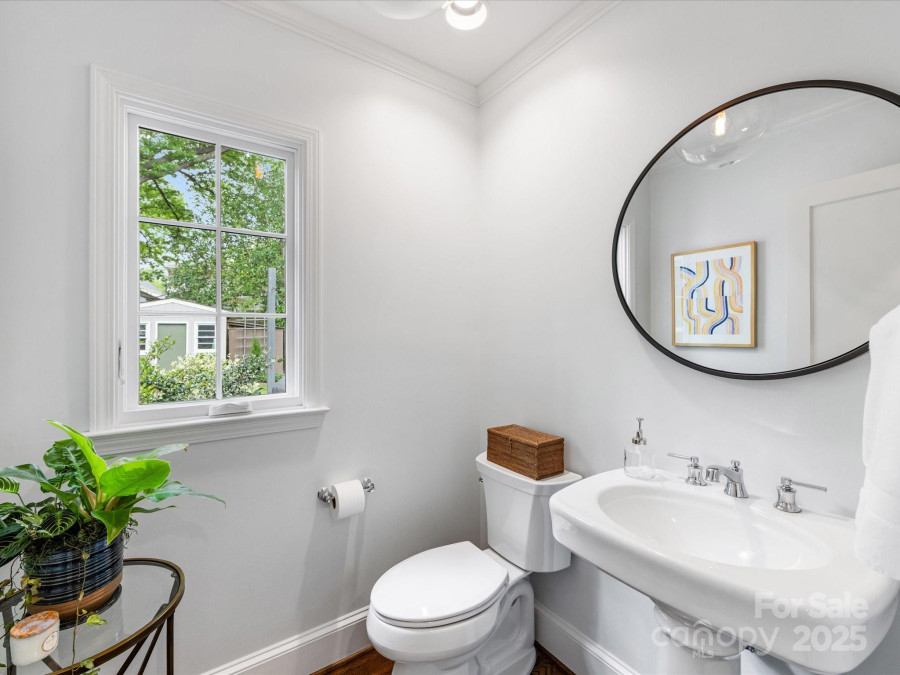 1209 Yale Pl Charlotte, NC 28209