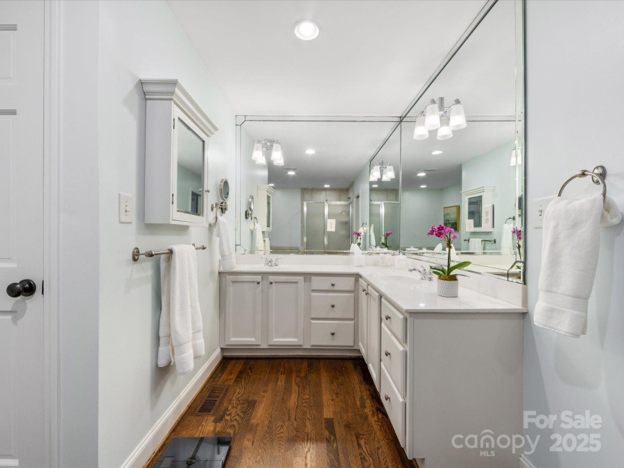 1209 Yale Pl Charlotte, NC 28209