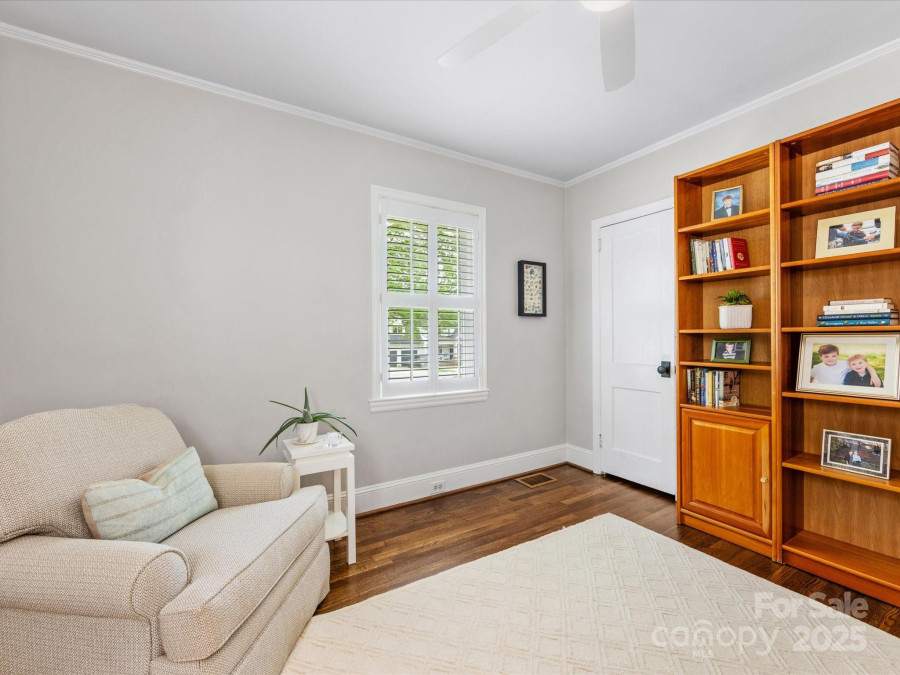 1209 Yale Pl Charlotte, NC 28209