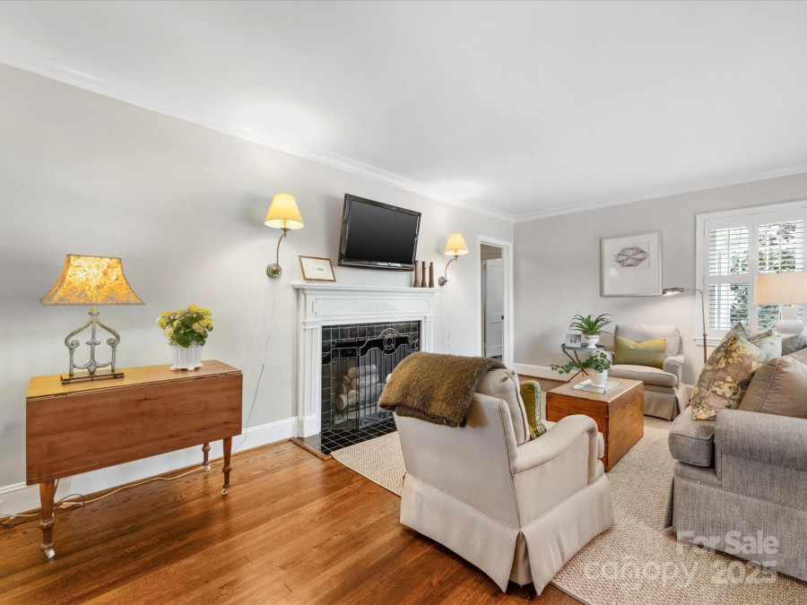 1209 Yale Pl Charlotte, NC 28209