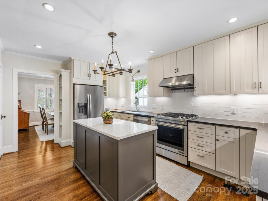 1209 Yale Pl Charlotte, NC 28209