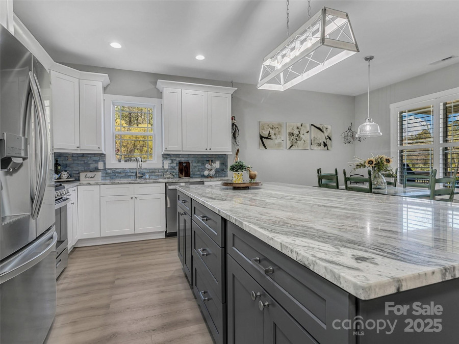 250 Leyland Cir Hendersonville, NC 28792