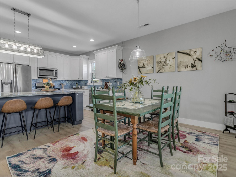 250 Leyland Cir Hendersonville, NC 28792