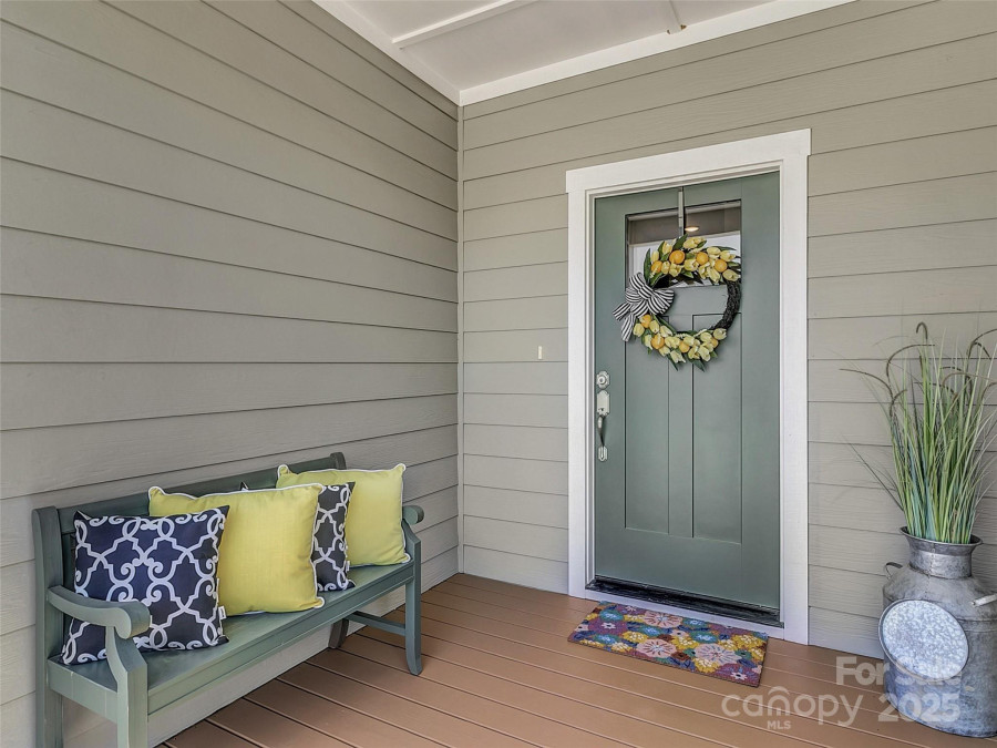 250 Leyland Cir Hendersonville, NC 28792