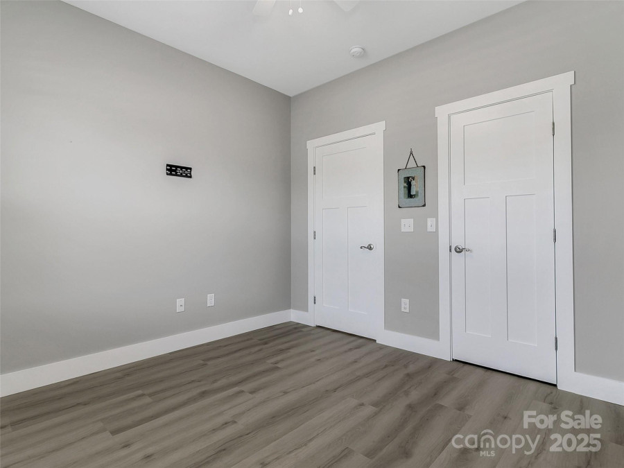 250 Leyland Cir Hendersonville, NC 28792