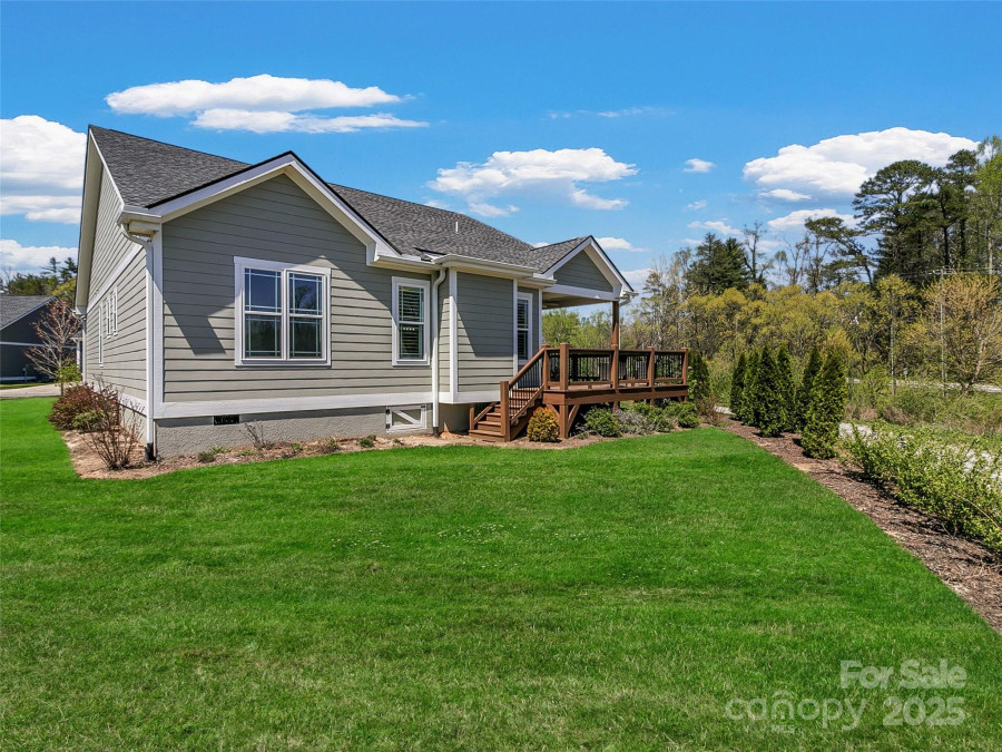 250 Leyland Cir Hendersonville, NC 28792