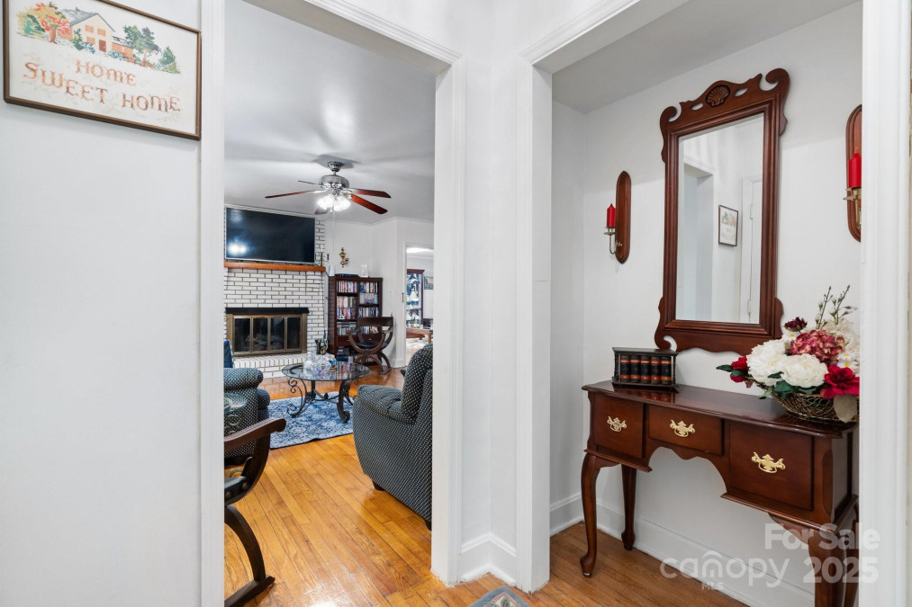 1287 Queensgate St Gastonia, NC 28054