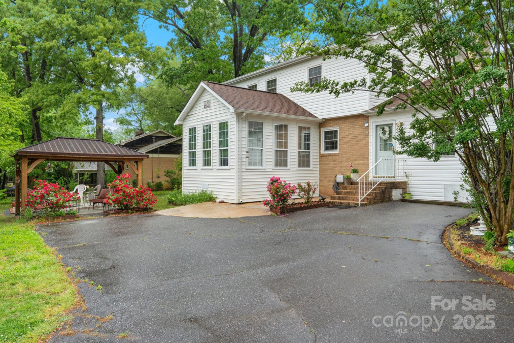 1287 Queensgate St Gastonia, NC 28054