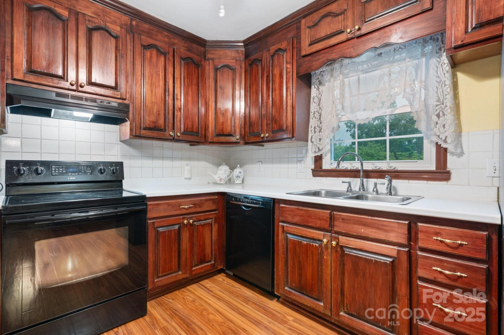 1287 Queensgate St Gastonia, NC 28054
