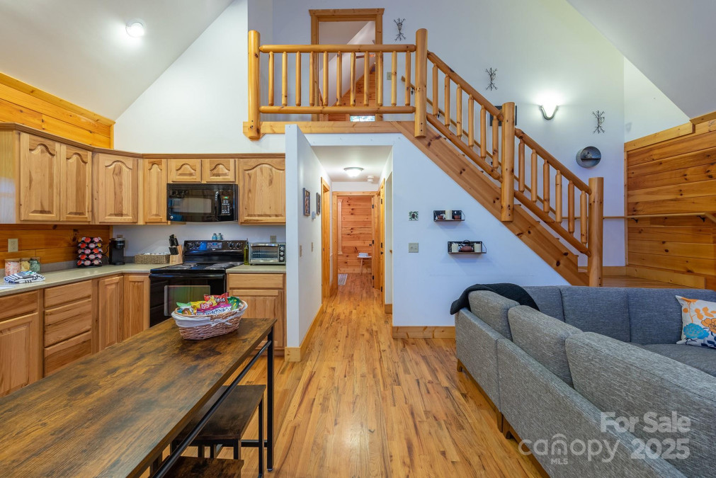 100 Candlemaker Trl Maggie Valley, NC 28751