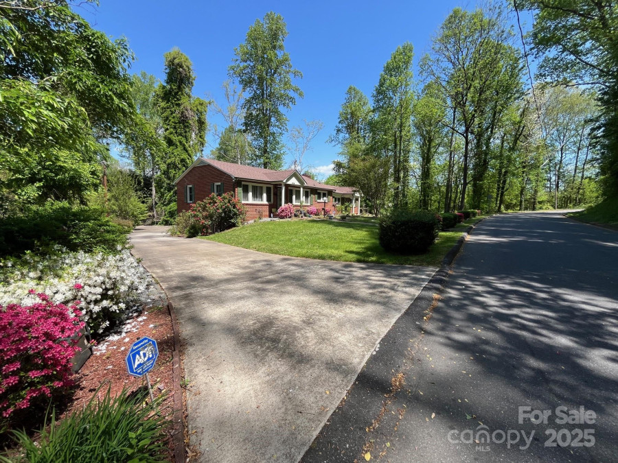 187 Glenview St Marion, NC 28752