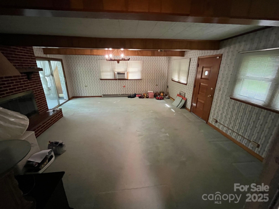 187 Glenview St Marion, NC 28752