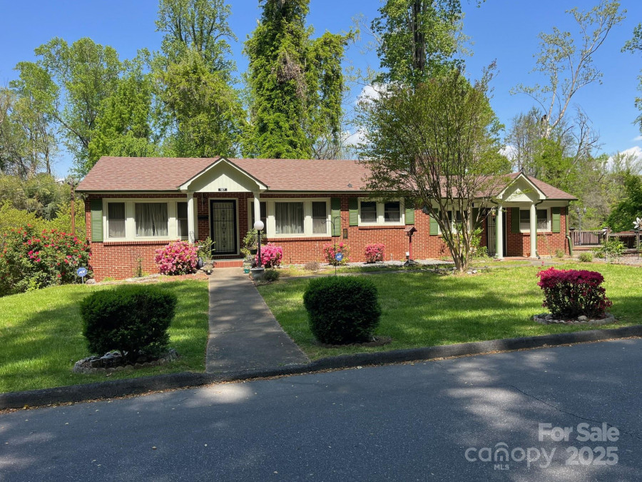 187 Glenview St Marion, NC 28752