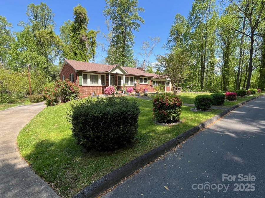 187 Glenview St Marion, NC 28752