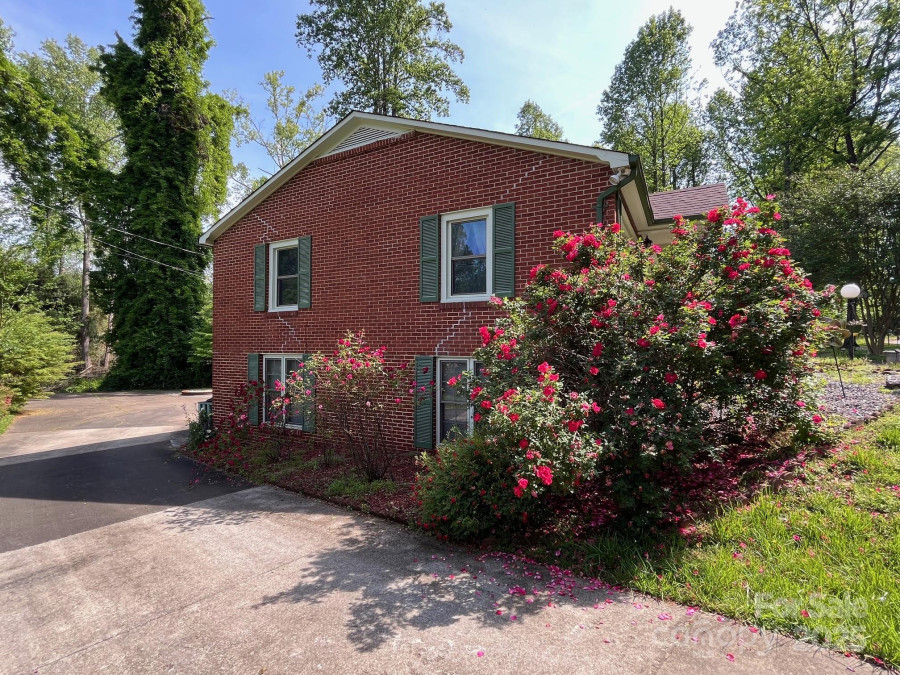 187 Glenview St Marion, NC 28752
