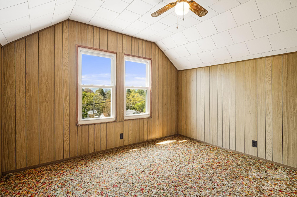 66 Ford St Canton, NC 28716