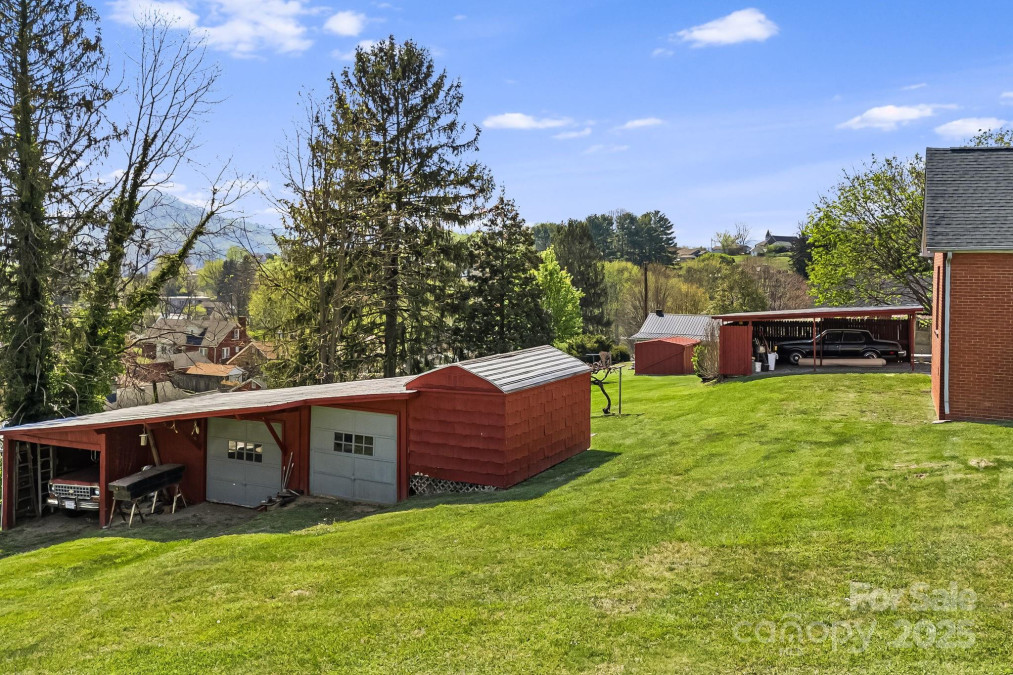 66 Ford St Canton, NC 28716