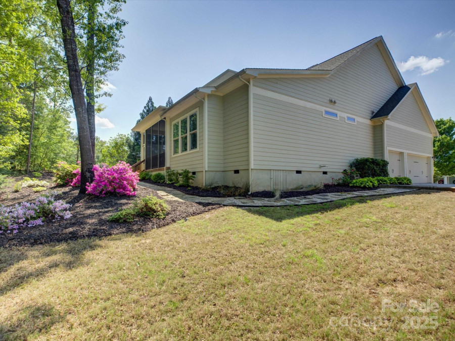 1222 Kings Bottom Dr Fort Mill, SC 29715