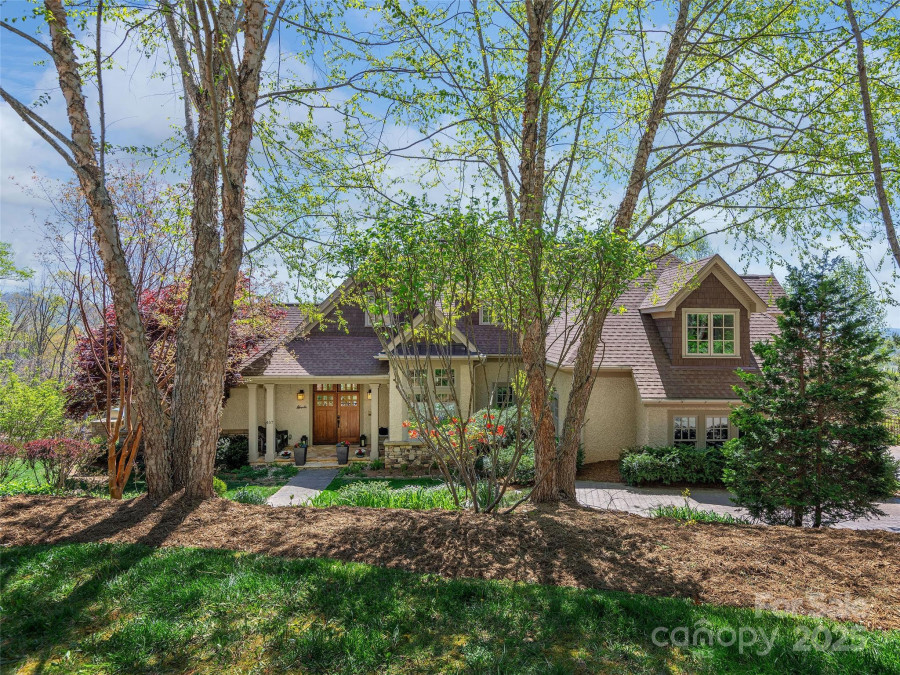 457 Coopers Hawk Dr Asheville, NC 28803
