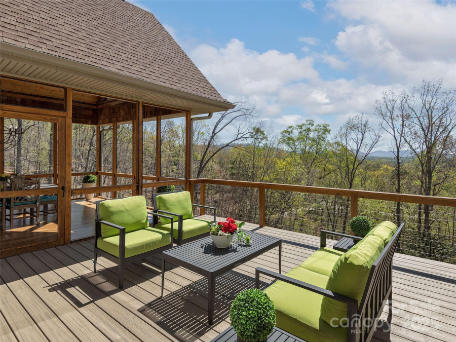 457 Coopers Hawk Dr Asheville, NC 28803
