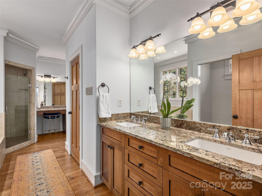 457 Coopers Hawk Dr Asheville, NC 28803