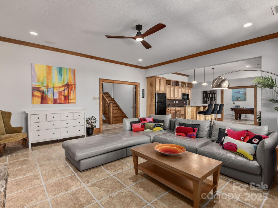 457 Coopers Hawk Dr Asheville, NC 28803