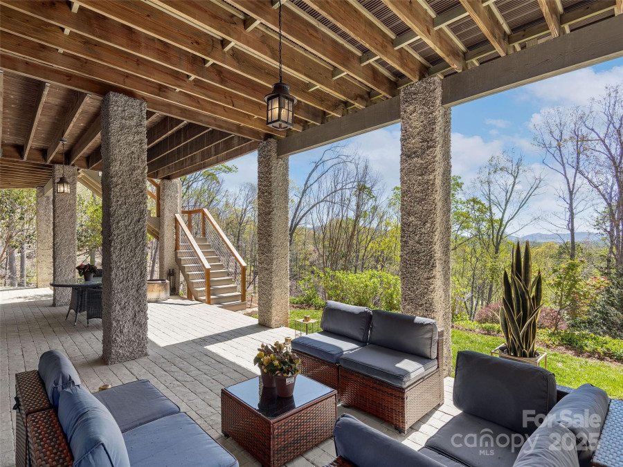 457 Coopers Hawk Dr Asheville, NC 28803