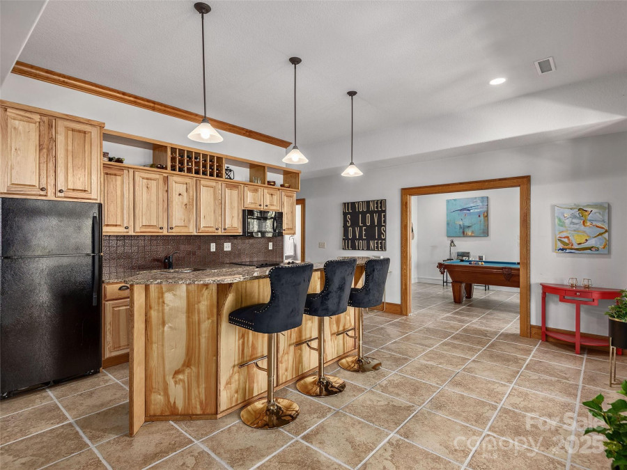457 Coopers Hawk Dr Asheville, NC 28803