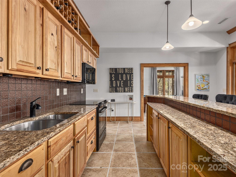 457 Coopers Hawk Dr Asheville, NC 28803