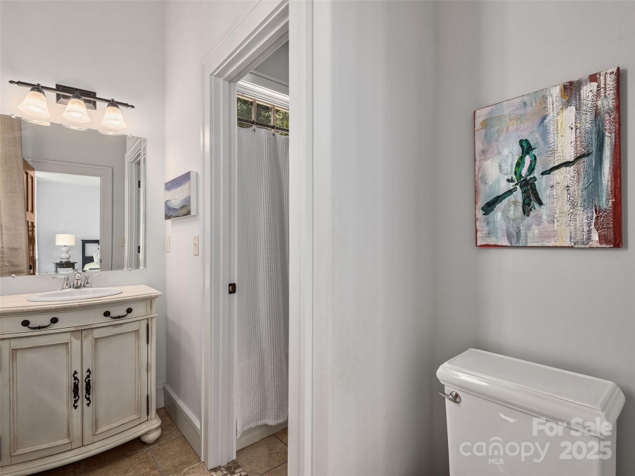 457 Coopers Hawk Dr Asheville, NC 28803