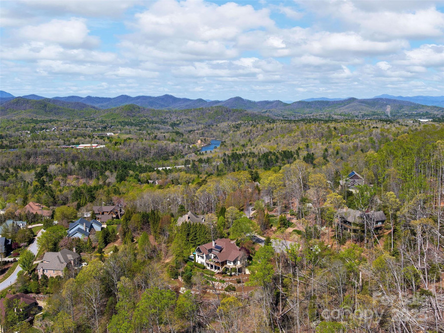 457 Coopers Hawk Dr Asheville, NC 28803