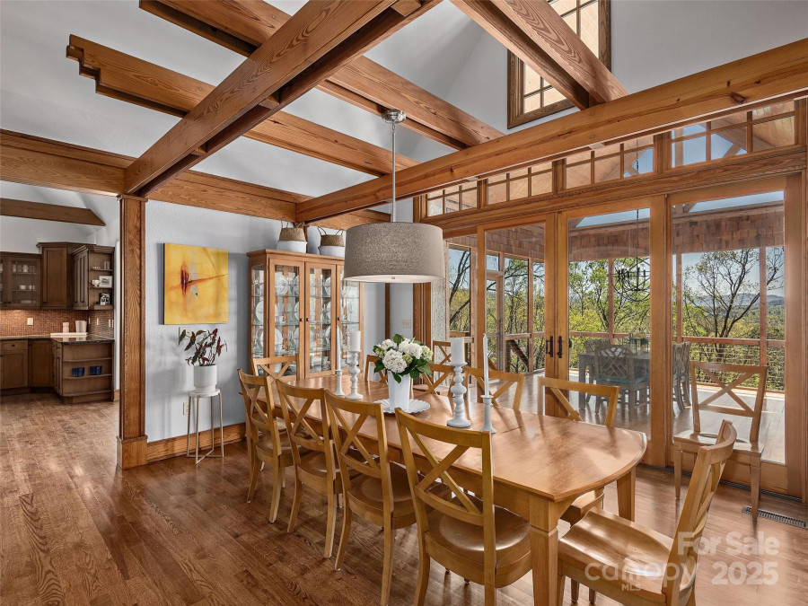 457 Coopers Hawk Dr Asheville, NC 28803
