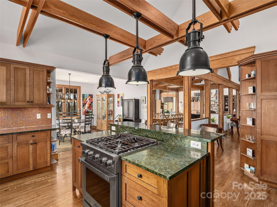 457 Coopers Hawk Dr Asheville, NC 28803