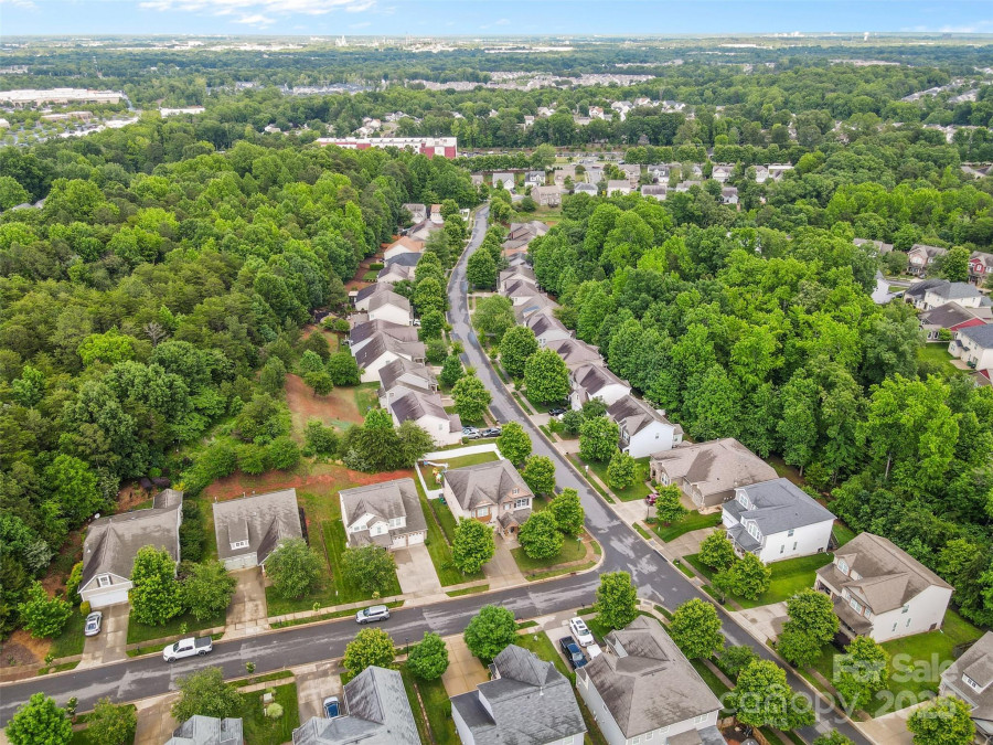 12604 Congregation Dr Charlotte, NC 28278