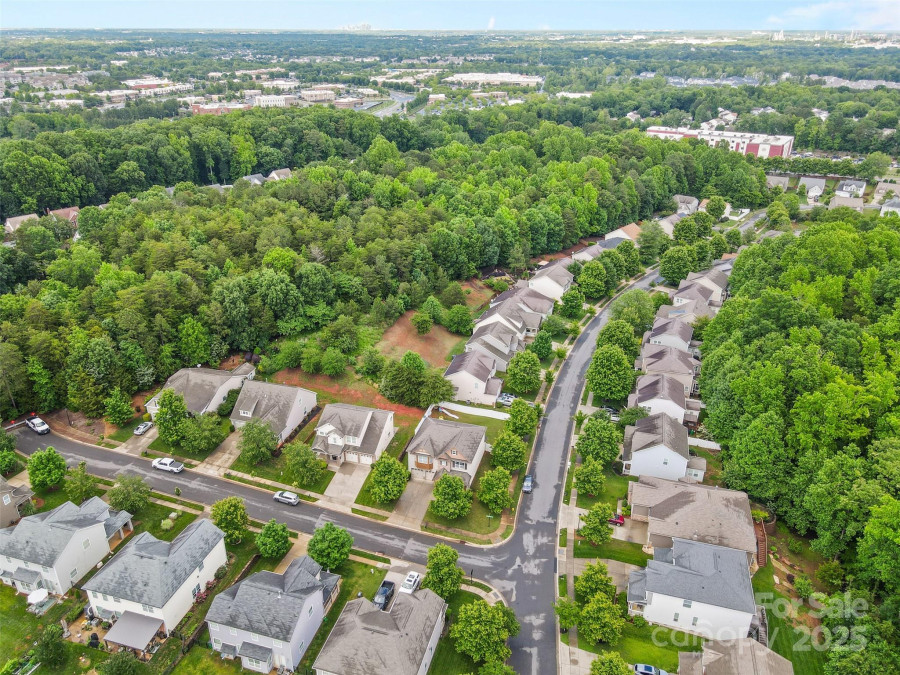 12604 Congregation Dr Charlotte, NC 28278