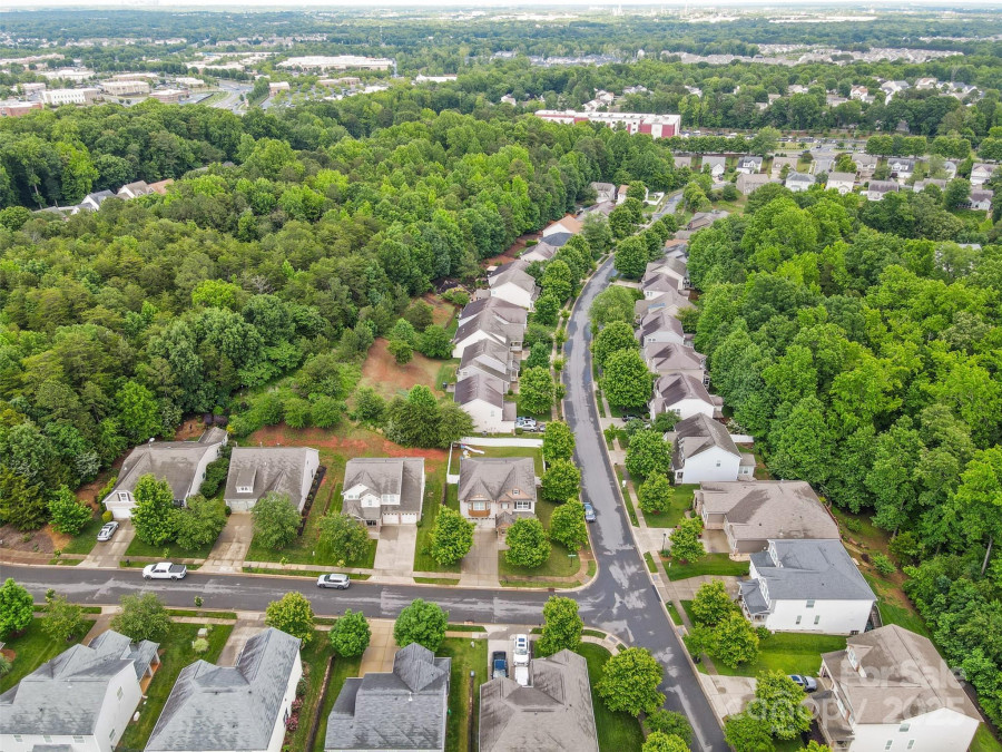 12604 Congregation Dr Charlotte, NC 28278