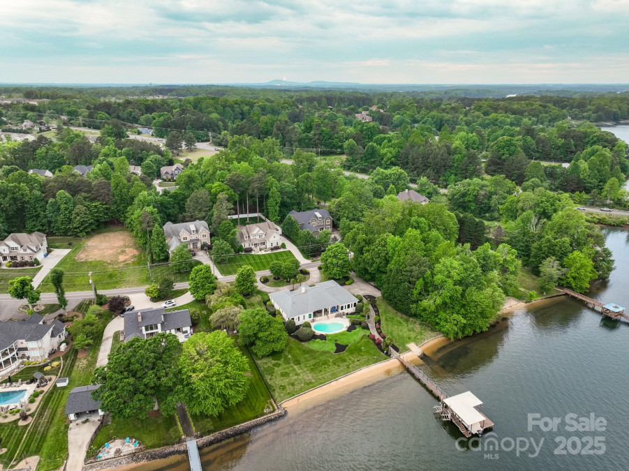 166 Wilson Lake Rd Mooresville, NC 28117