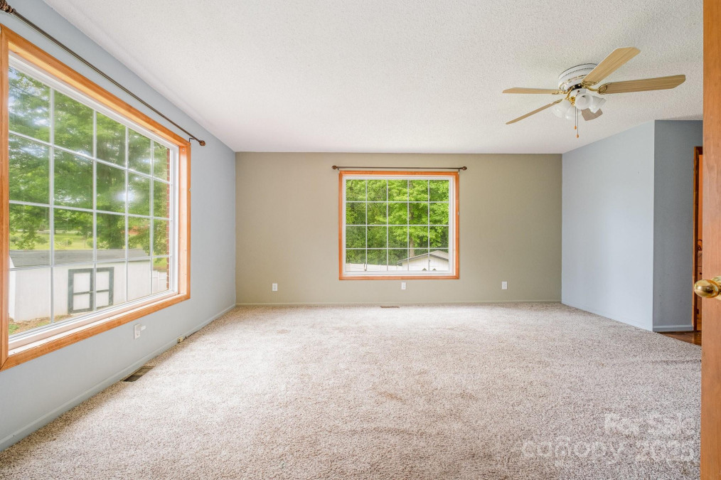 1376 Garland Ln Lincolnton, NC 28092
